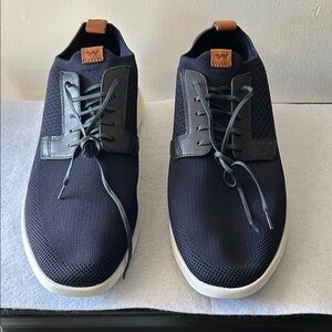Wolf and Shepherd Men’s Swift-knit Derby Navy Blue Leather-Accented Sneakers